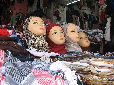 كيفية ربط الحجاب على نحو عصري وجميل؟