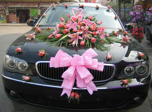 كيفية تزيين سيارة لحضور حفل زفاف: نصائح مفيدة
